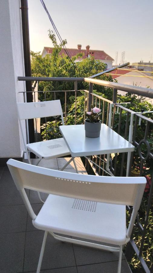 Antemma Apartment Pula Exteriör bild