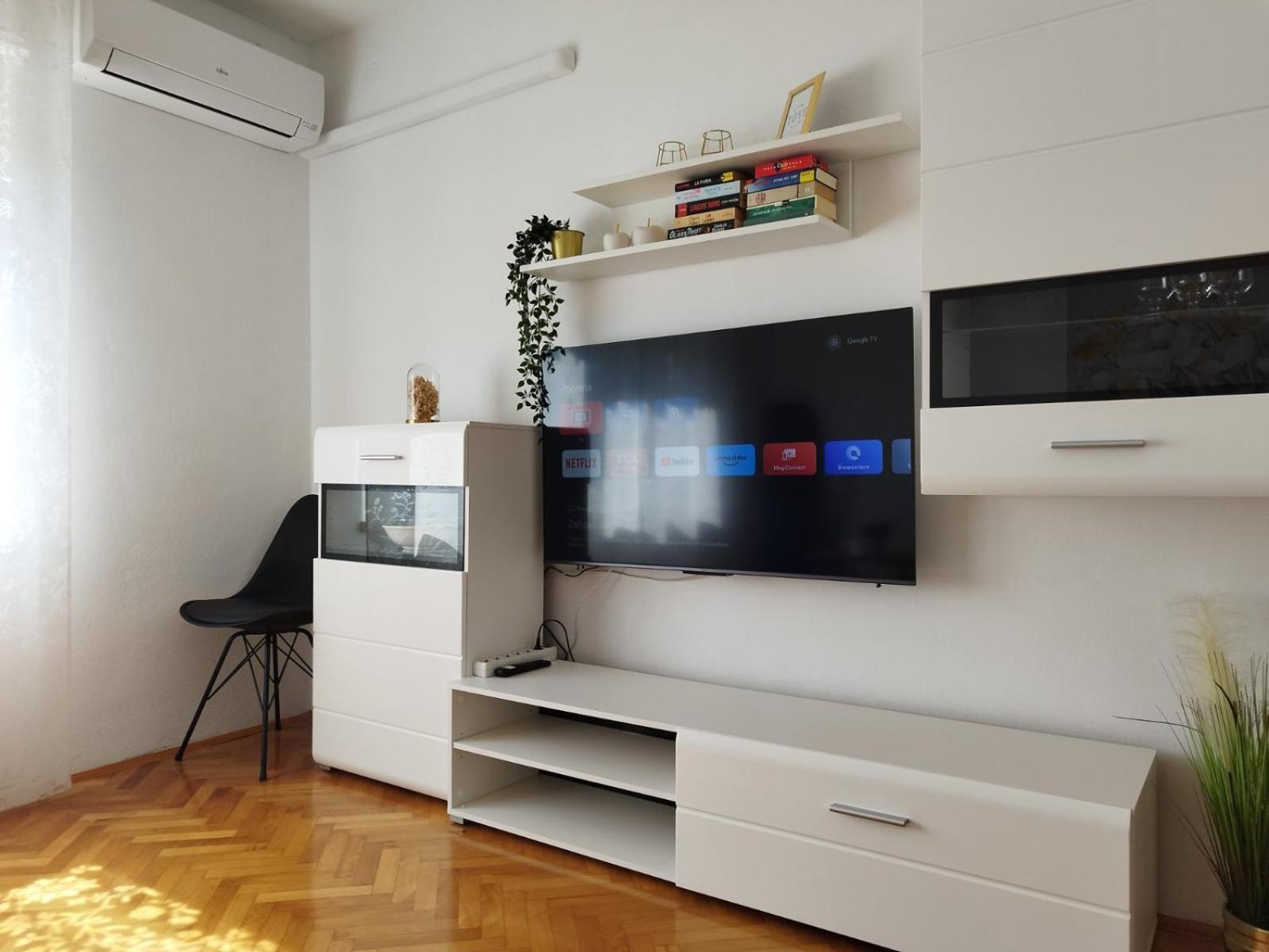 Antemma Apartment Pula Exteriör bild