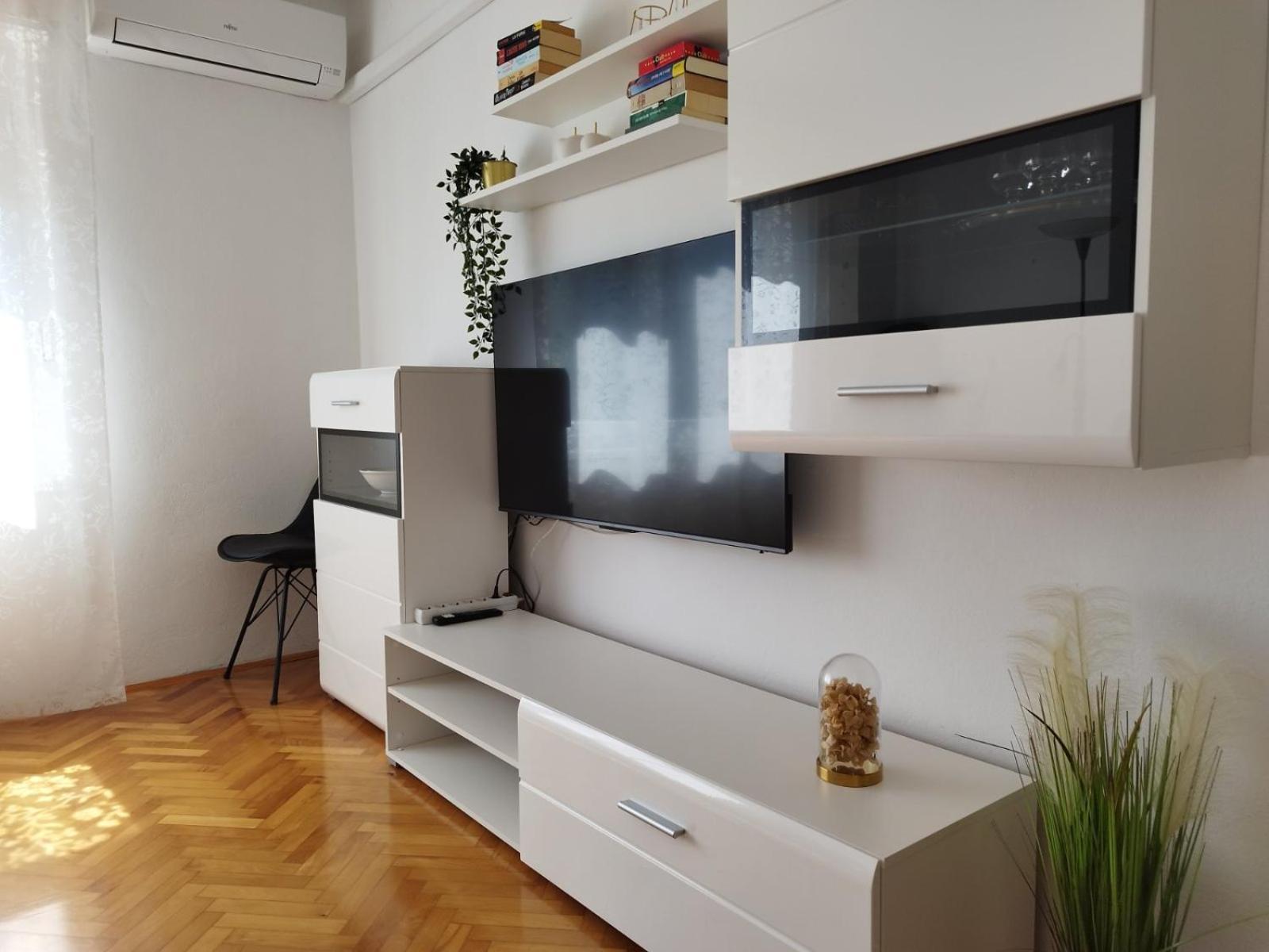 Antemma Apartment Pula Exteriör bild
